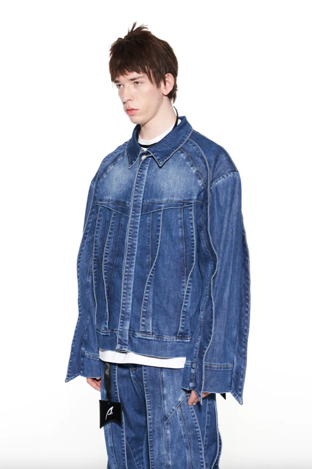 MULTI-LAYERED PANELS DENIM JACKET - BLUE